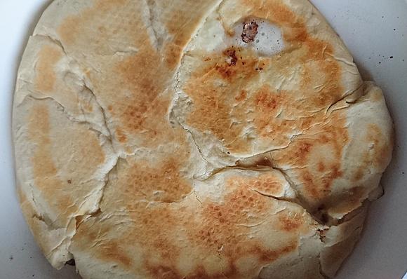 Chaczapuri z serami smażone na patelni