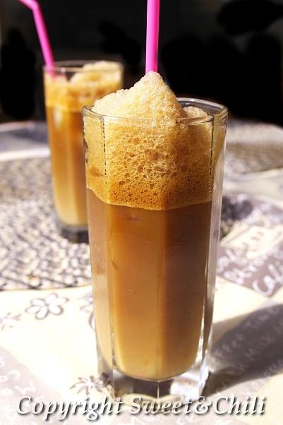 Frappe - mrożona kawa orzeźwiający napój na upalne dni