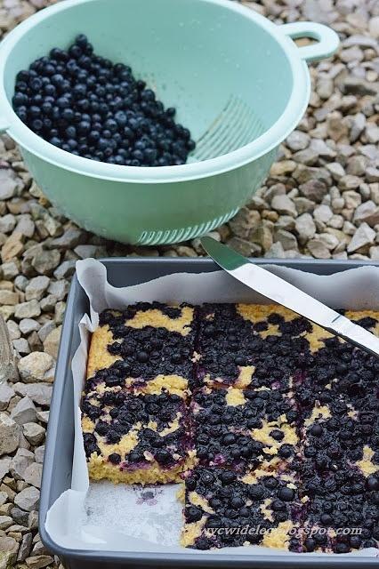 Pieczona owsianka kokosowo-jagodowa na śniadanie