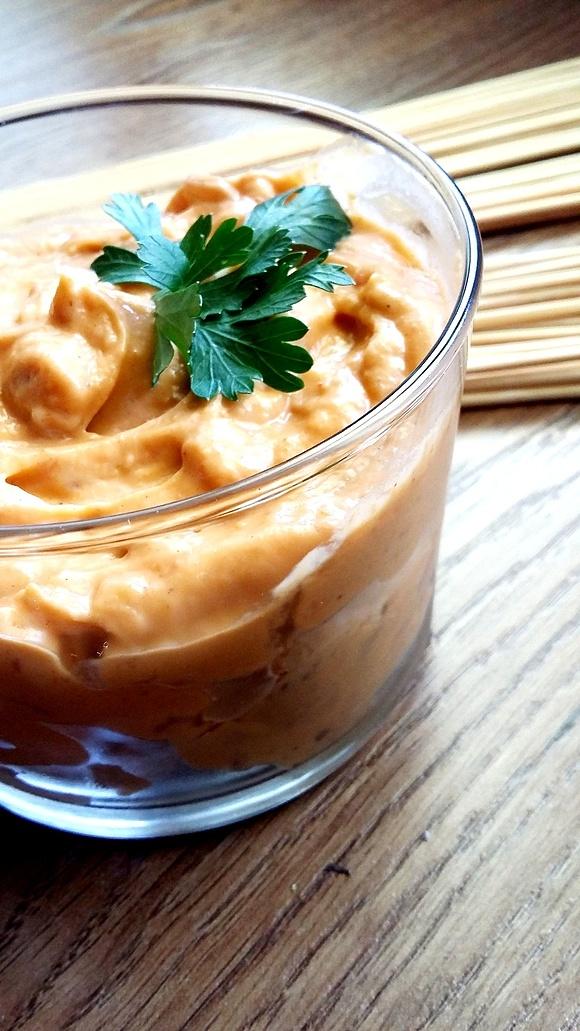 Hummus z tahini chili i ziarnami dyni