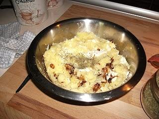 Pierogi ruskie z ziemniakami i białym serem