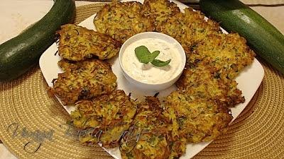 Placki z cukinii bez glutenu z sosem