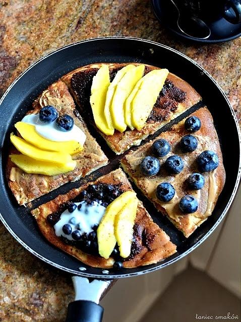 Cienki piankowy omlet na słodko
