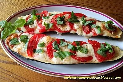 Cukinia faszerowana pomidorami i mozzarellą