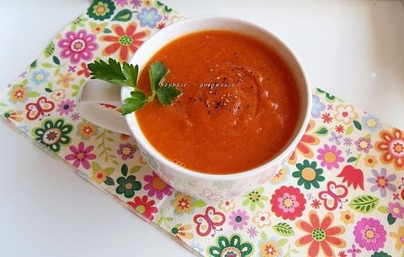 Zupa krem ze świeżych pomidorów wegańska