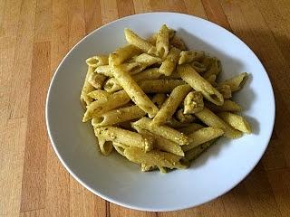 Makaron z zielonym pesto