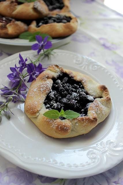Jagodowa galette bez pieczenia