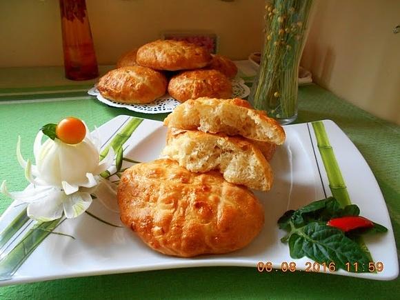 Cebulaczki - drożdżowe bułki z cebulą