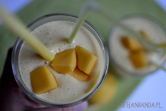 Mango lassi
