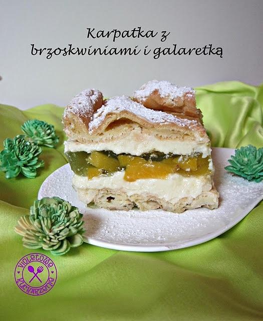 Karpatka z brzoskwiniami i galaretką