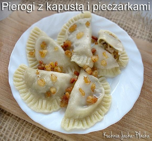 Pierogi z kapustą i pieczarkami