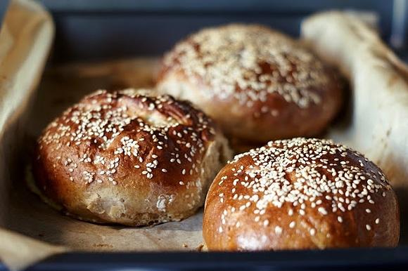 Zdrowe drożdżowe bułeczki hamburgerowe