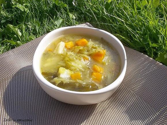 Zupa ogórkowa z ziemniakami