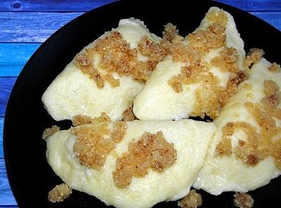 Pierogi z dżemem morelowym z twarogiem i kaszą manną