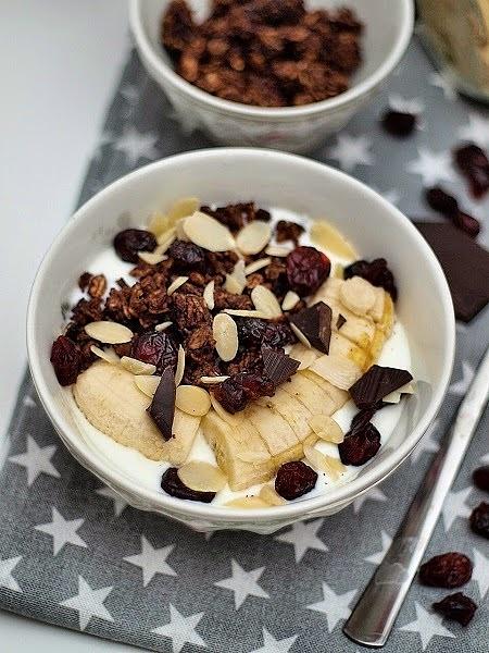 Czekoladowa granola na patelni - smaczny i prosty przepis