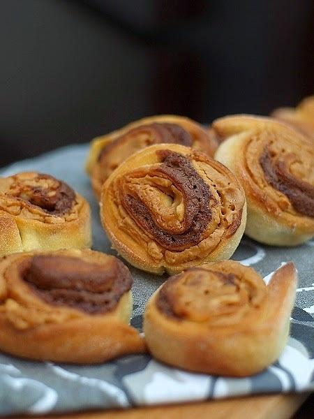 Spiralki z masłem orzechowym i nutellą