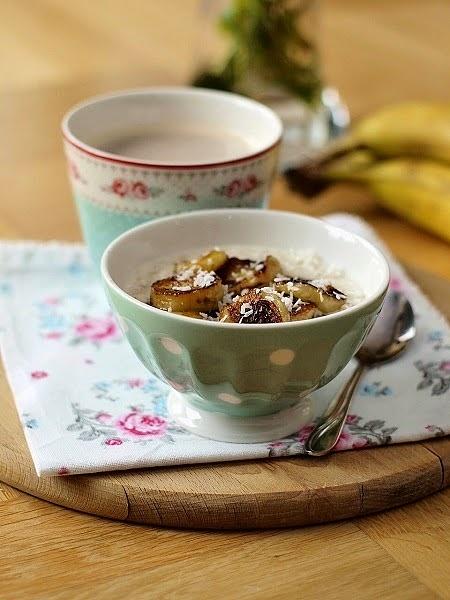 Śniadanie na sobotę - owsianka z bananami i mlekiem