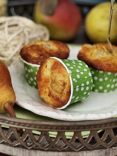 Muffiny migdałowe z marcepanem i gruszką