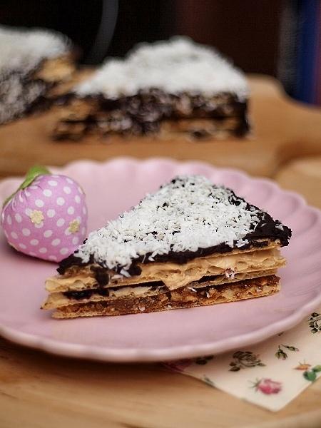 Wafelki z masą orzechową, krówkową i czekoladą