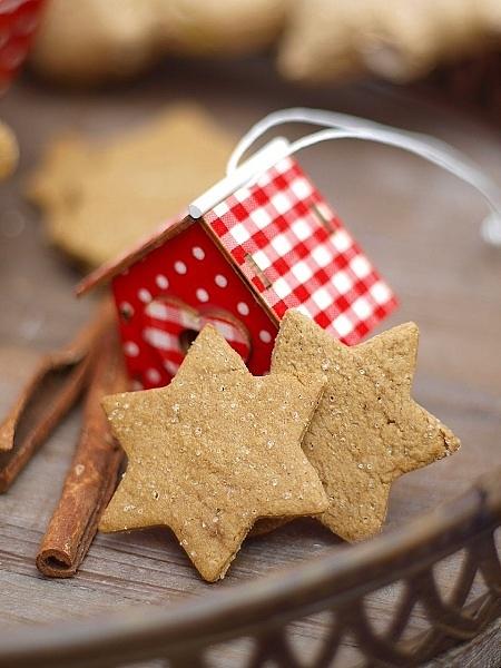 Pepparkakor - kruche imbirowe ciasteczka cynamonowe na boże narodzenie