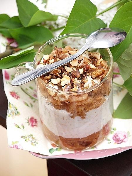 Overnight apple pie oats parfait