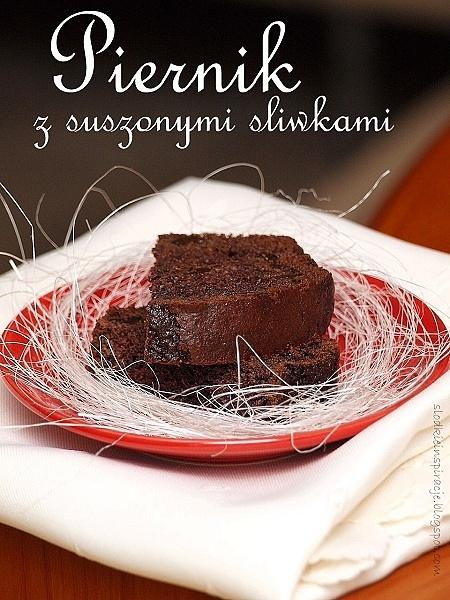 Piernik z suszonymi śliwkami