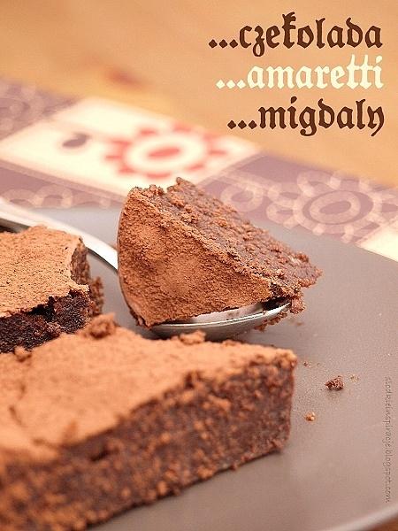 Bezmączne ciasto czekoladowe z amaretti
