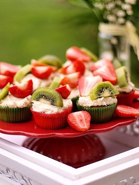 Muffinki waniliowe z kremem