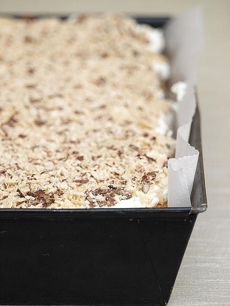 Ciasto biszkoptowe z kawą i wafelkami