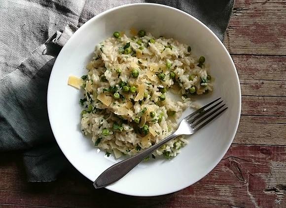 Risotto z zielonym groszkiem i natką pietruszki