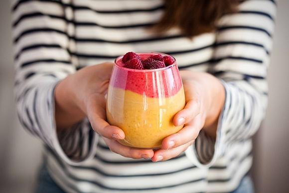 Smoothie z morelami i malinami na końcówkę lata