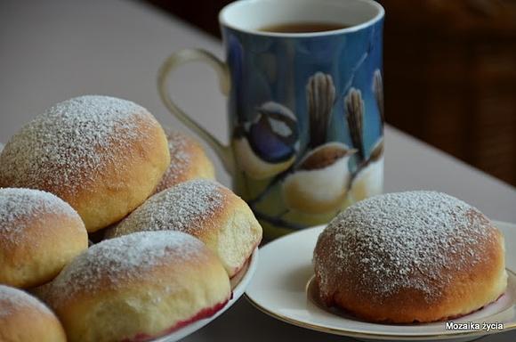 Mini bułeczki z wiśniami