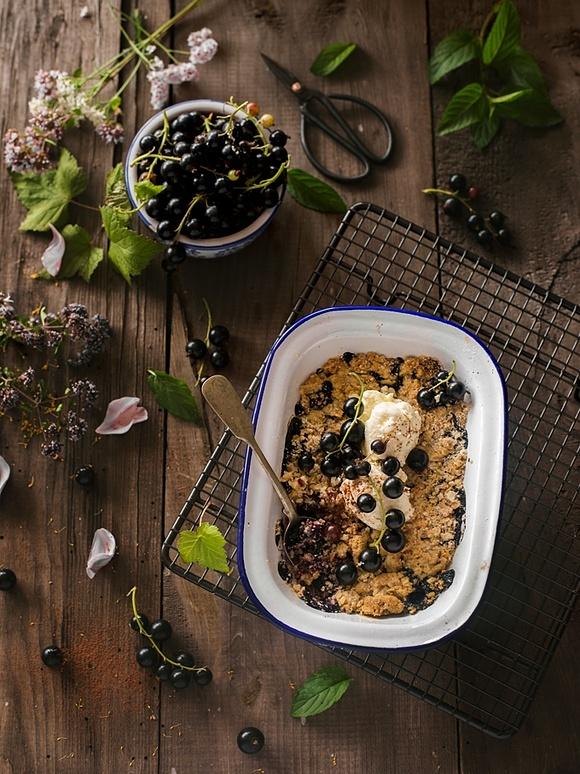 Crumble pachnące owocami lata