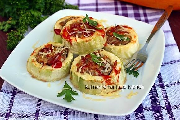Krążki cukinii nadziewane mięsem pieczone wersja fit