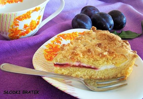 Krucha tarta z brzoskwiniami i śliwkami