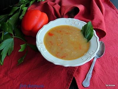 Krem z czerwonej soczewicy z mlekiem kokosowym