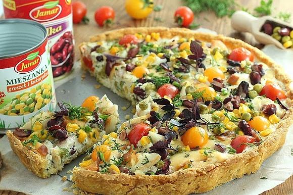 Bezglutenowa tarta z warzywami i rybą