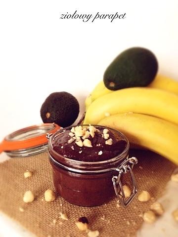Zdrowa domowa nutella z awokado i bananami
