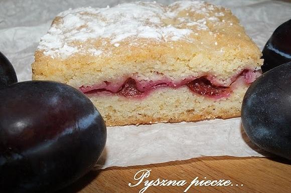Kruche ciasto ze śliwkami