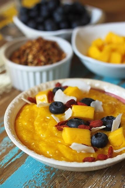 Smoothie bowl z mango