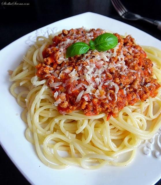Spaghetti z mięsem mielonym i pomidorami