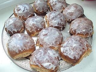 Bułeczki drożdżowe light z jagodami i mąki orkiszowej