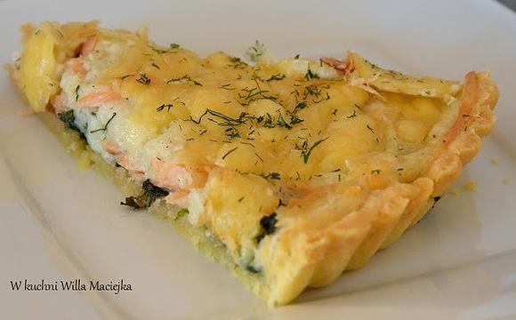 Tarta ze szpinakiem i łososiem