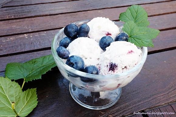 Lody z masłem orzechowym i konfiturą