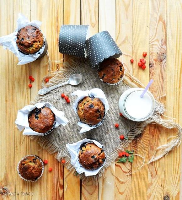 Bananowe muffiny z czarnymi borówkami