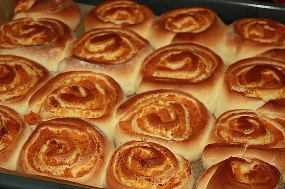 Dyniowe zawijasy drożdżowe