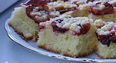 Ciasto drożdżowe ze śliwkami i kruszonką najłatwiejsze i puszyste