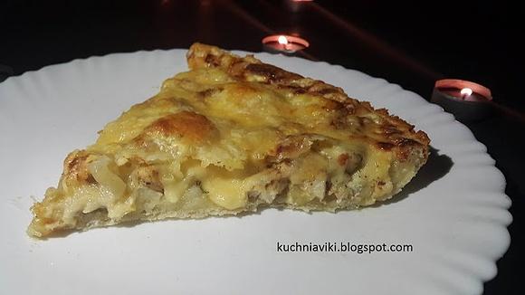 Pizza gyros z miękkim i chrupiącym spodem ciasta