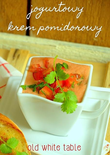 Jogurtowa pomidorowa z sezonowymi pomidorami