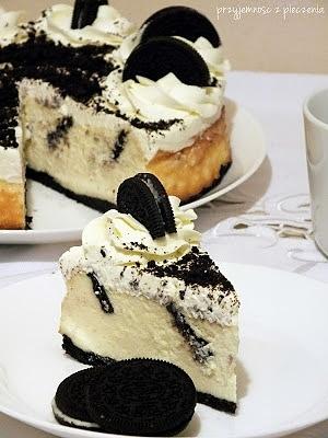 Sernik z ciastkami Oreo